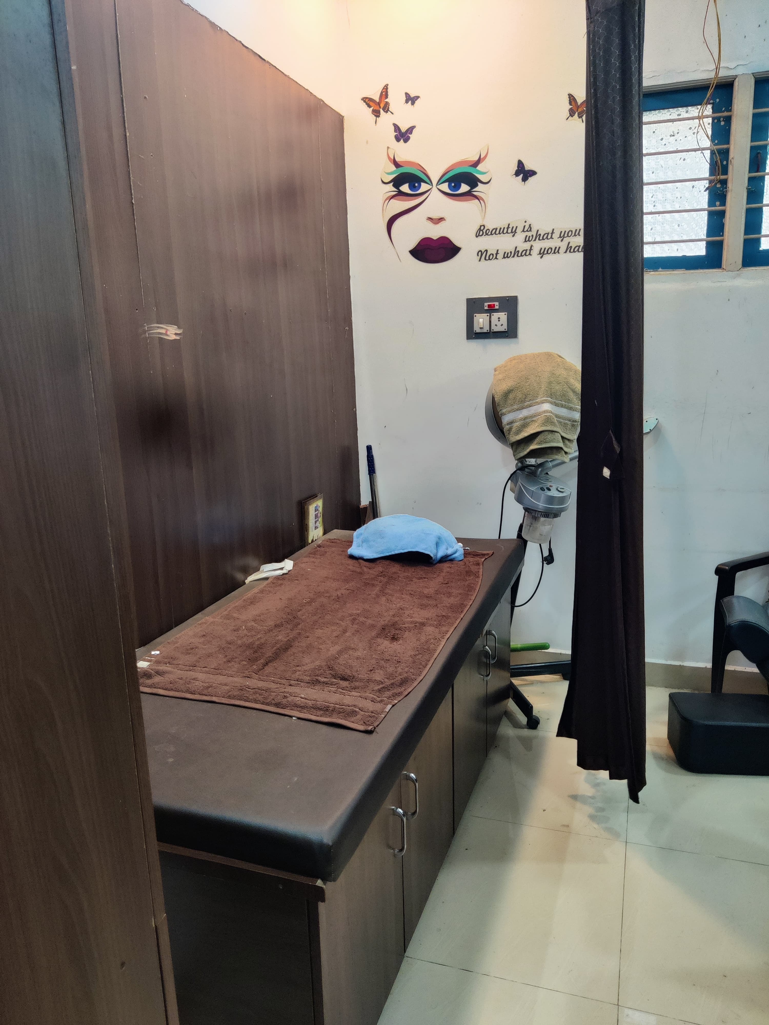 Ladies beauty parlour